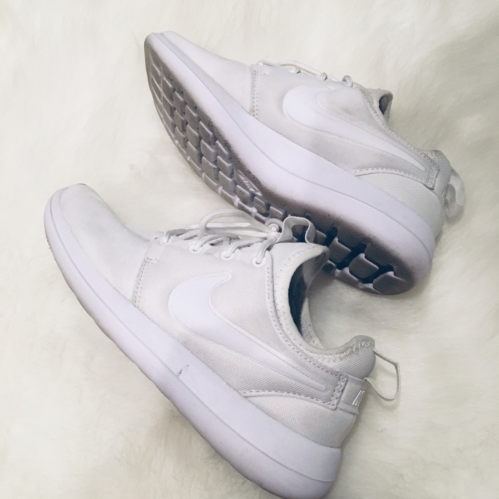 Nike White rosche